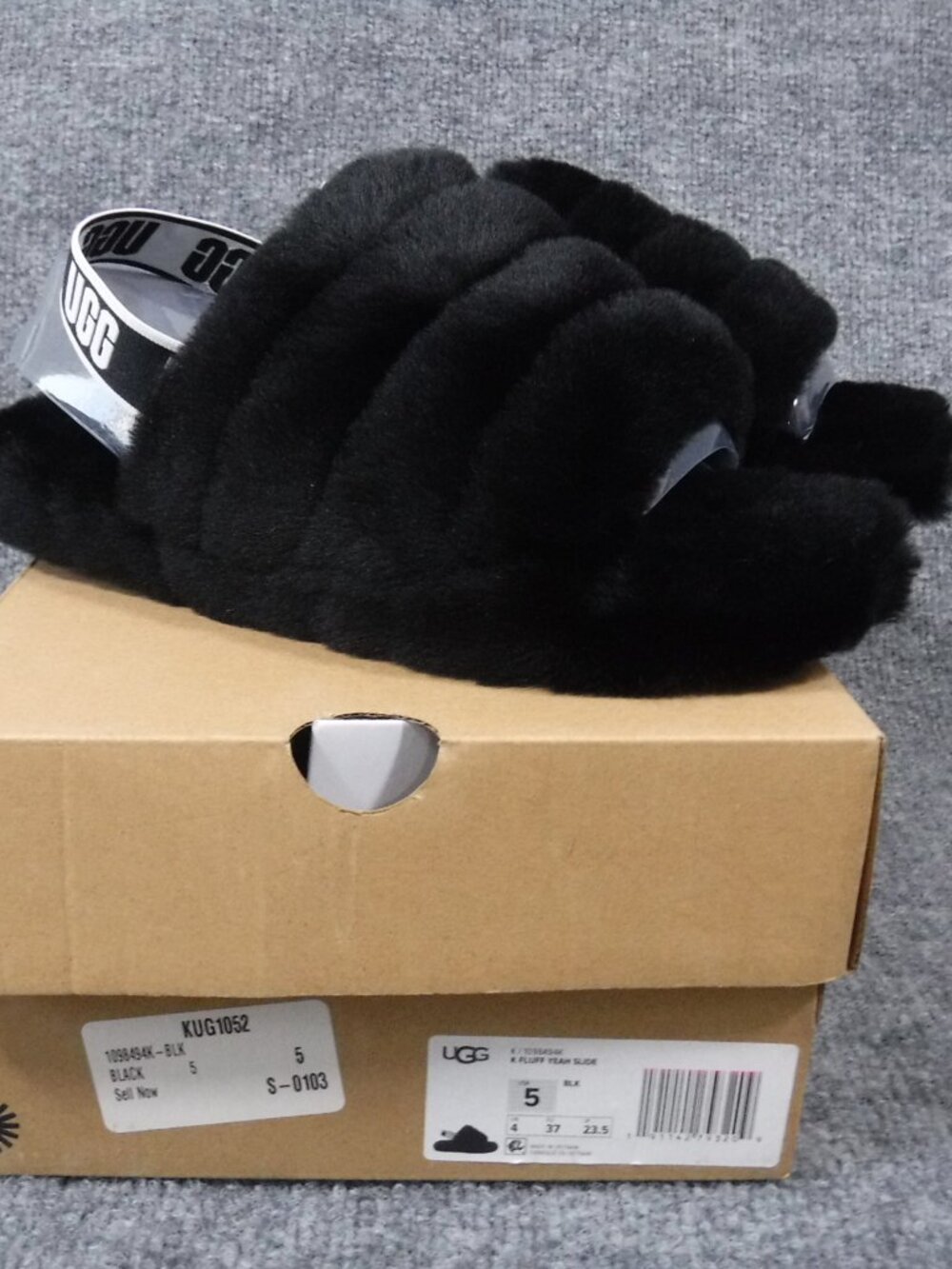 UGG Kids T Fluff Yeah Slide Black Size 5 Fuzzy Sandals With Box